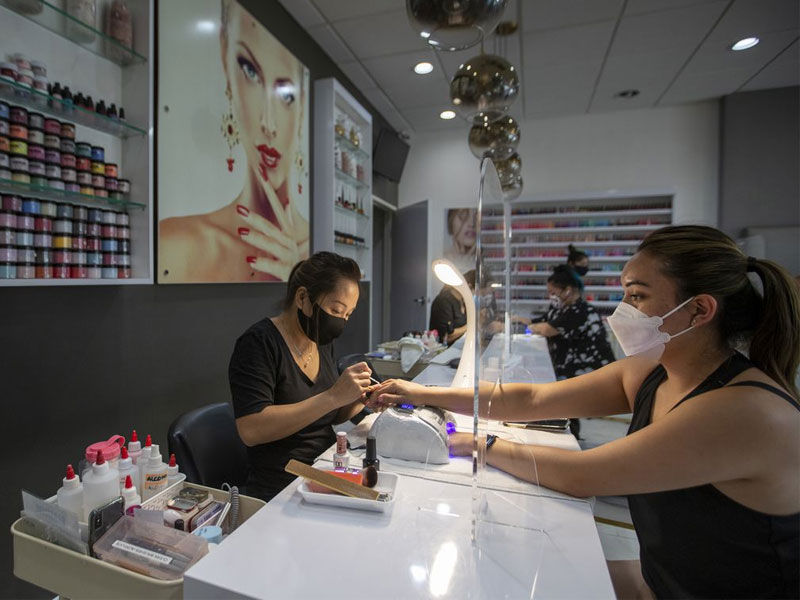 Vietnamese-nail-salon-in-America-a