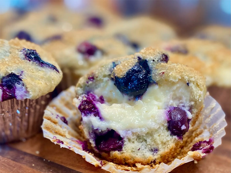 blueberry-cream-cheese-muffins